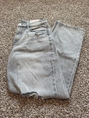 American Eagle Outfitters Light Gray Washed 90’s Straight Jeans with Frayed Hem